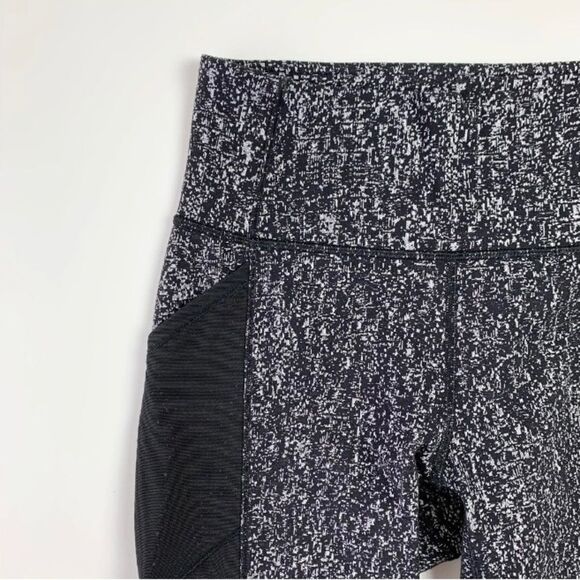 Lululemon Fit Physique High-Rise Crop Legging Jacquard Black White 2 - Picture 3 of 8